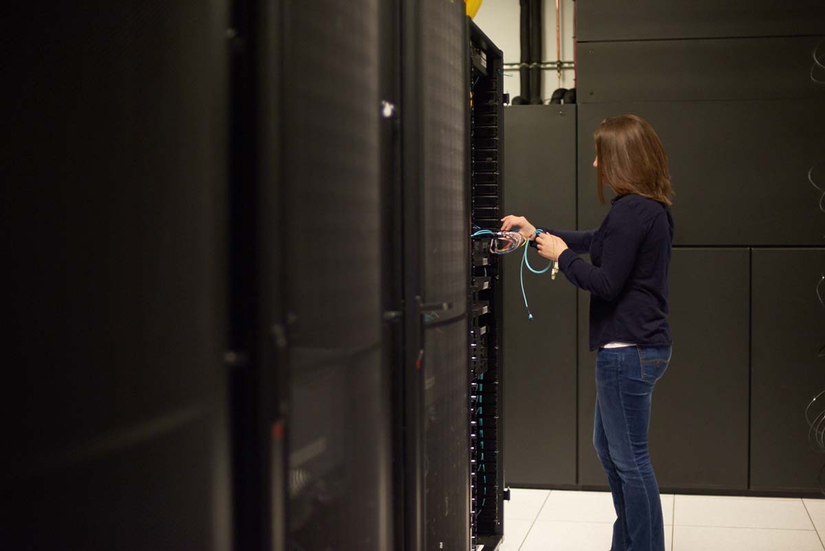 אספקת שרתים